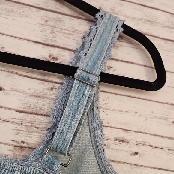 American Eagle Outfitters Light Wash Denim Tie-Front Camisole - Picture 4 of 6